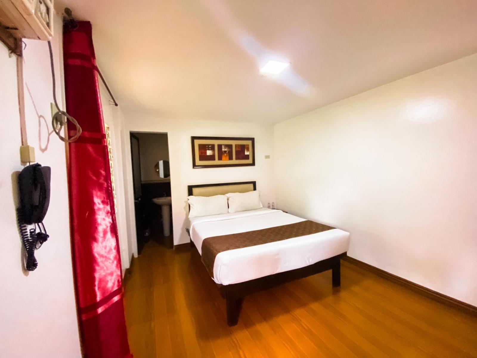 Hortz Hotels And Resorts Tagaytay City Extérieur photo